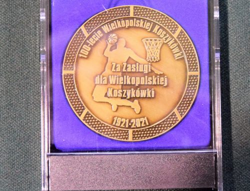 Wręczenie medali z okazji 100-lecia wielkopolskiej koszykówki